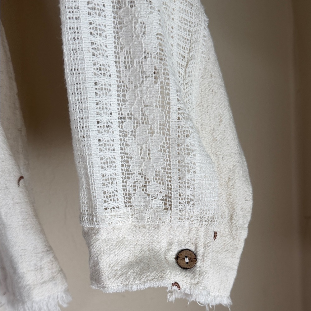 Umgee White Button-Down Shirt with Bow Embroidery - Picture 5 of 12